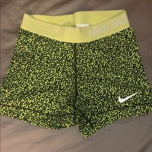 neon camo print NIKE PROS size small